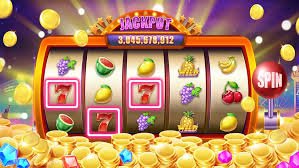 777mmk slot App မိုဘိုင်းဖုန်းပေါ်တွင် ကစားနေသောမြင်ကွင်း
